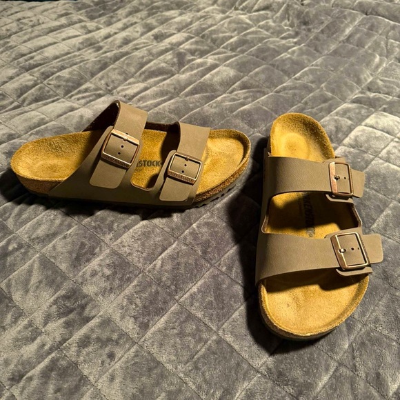 Men’s Arizona Birkenstocks in shade Stone - Picture 1 of 5